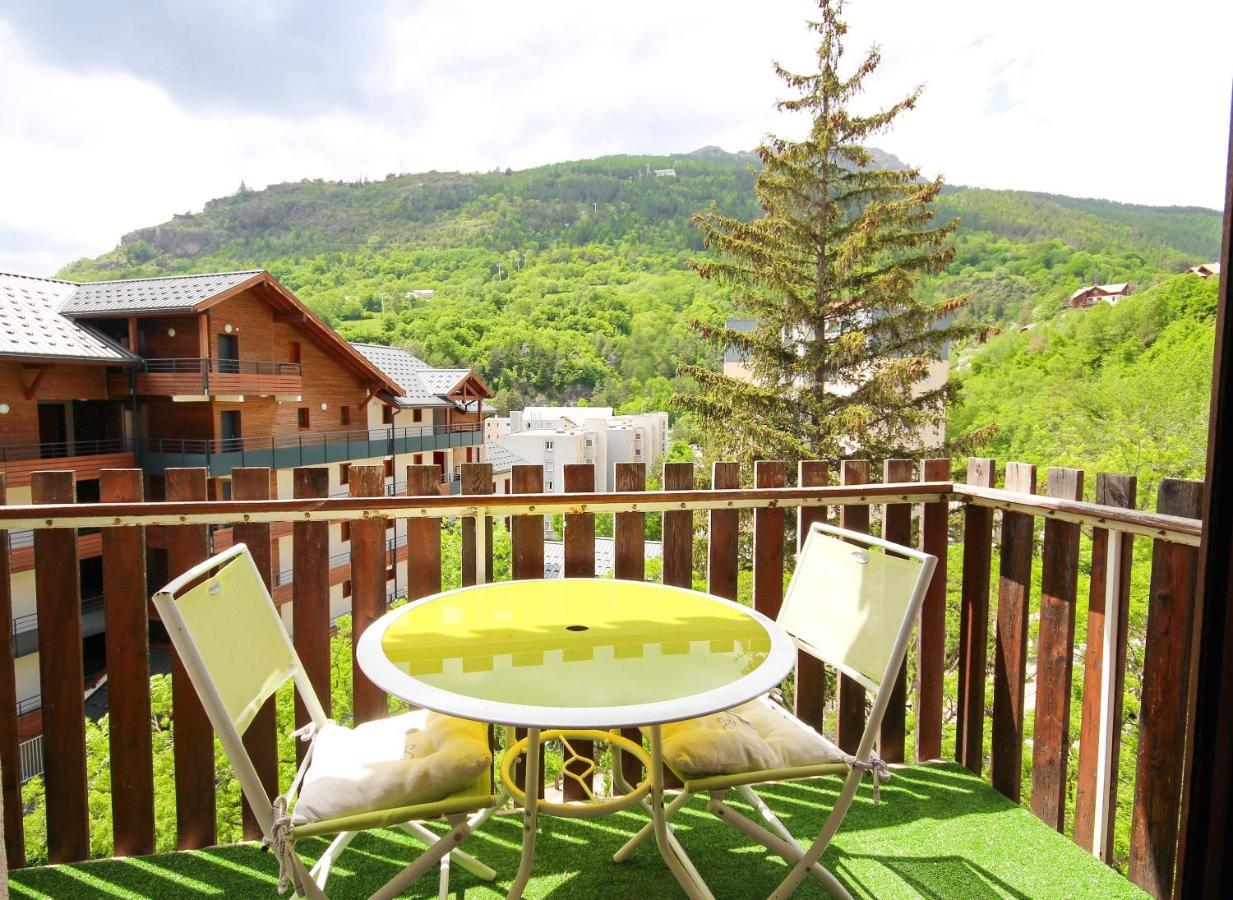 Coquet Appartement Type 2 De 56 M² En Centre Ville Briancon  Luaran gambar